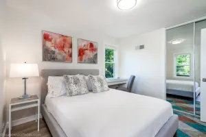 Image of Free Parking, Balcony near Universities, NAPA, Ravinia and train to Chicago