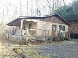 Image of Log Cabin w\/ Hot Tub near Casino, Cherokee & Bryson City