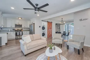 Image of 3 BR 2 BA Bungalow in a quiet area near DT\/Hwy264
