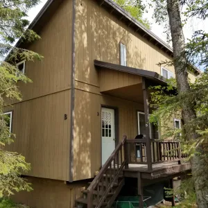 Image of Krog's Kamp on the Kenai River