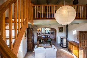 Image of exceptional location for this old house on classified site