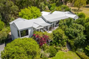 Image of Relaxing holiday home with ocean views