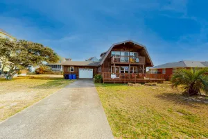 Image of Beautiful house w\/Shared Pool, Private Washer\/Dryer, Central AC, Free WiFi
