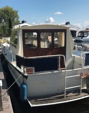 Image of Süsses Motorboot - Bremen Überseestadt