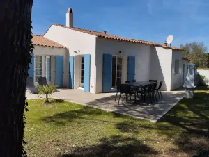 Image of Seaside, La Palmyre pretty 8-9 P villa in quiet enclosed grounds Poitou Charente