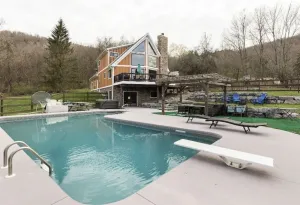Image of Heated Pool & Hot tub! Sleeps 10