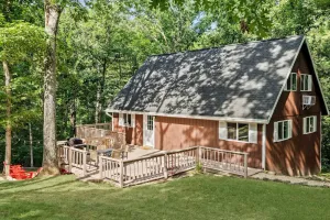 Image of Hot Tub Chalet-Fire Pit Grill Stream & Big Yard