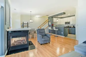 Image of 24 Mi to Washington DC: Woodbridge Condo