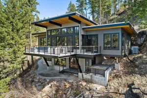 Image of Free 2 Adult Silverwood tickets with 4 nght stay! Lake Front Home w\/ Spectacular