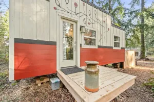 Image of Sip and Stay Here! Close to Oregon Wineries - Unique Northwest Vacation Rentals