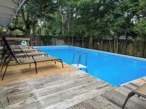 Image of Private Pool & Yard Mins to Dining & University