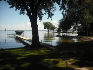 Image of Lake Winnebago Waterfront Cottage with sand beach.