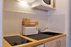 Image of Resort center, 3rd floor, balcony, tv, ski locker, 21m², Risoul