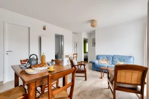 Image of Détente à 4 - moins de 2km de la plage