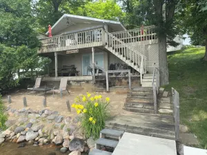 Image of Whispering Oaks on West Lake Sylvia