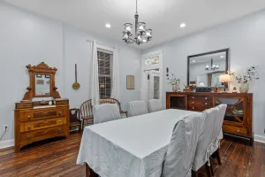 Image of Luxuriously renovated house fit for royalty!