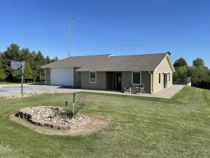 Image of Paradise Retreat On Beautiful Rathbun Lake - Homemade Mexico