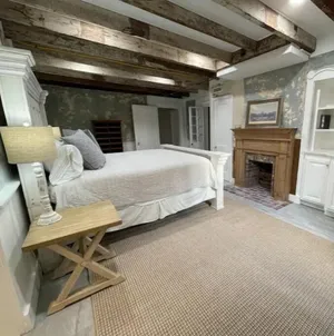 Image of Spacious 1835 home close to downtown and the river