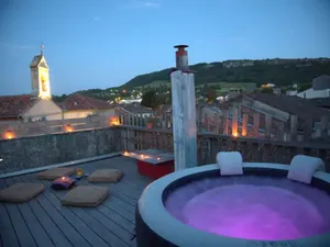 Image of Cozy house with a Jacuzzi and an amazing view