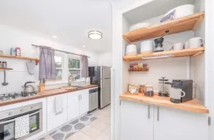 Image of Kingwood Cottage, a beautiful 2-bedroom cottage across from Kingwood