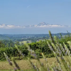 Image of Charming GITE with PRIVATE SWIMMING POOL - Panoramic view of the Pyrenees!