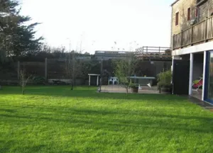 Image of Studio moderne à Hirel avec jardin clos et terrasse - 40m²