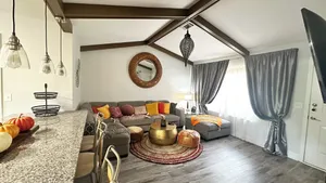 Image of Close to D\/town\/ Beach HOTtub upon request\/ King Bed, wheelchair accessible