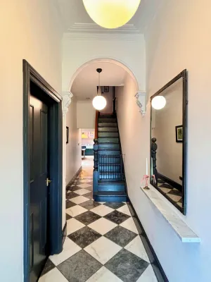 Image of Spacious rustic chic 5 bedroom home with private patio in Leeds