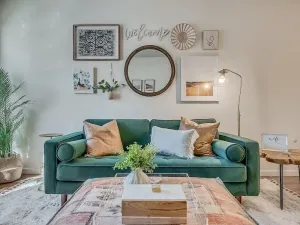 Image of Cozy 4BR a 1\/2mi from Campus. Room for entire fam!