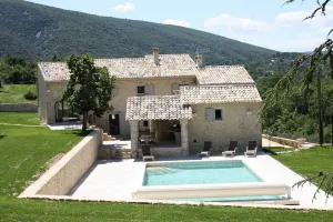 Image of Vacation rental house with pool BONNIEUX LS2-85