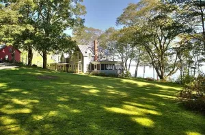 Image of Gorgeous Waterfront Estate In Historic Bayside