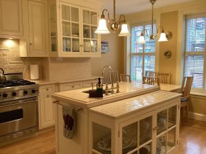 Image of Historic Brownstone Townhouse, 7 beds\/3.5 baths, Fenway Boston