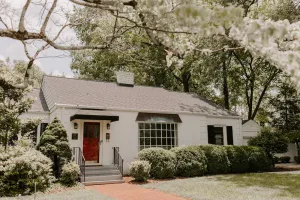 Image of Mid-Century Charmer in Old Irving Park