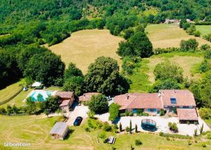 Image of Gite de Groupe 400 m2 BRUNIQUEL 15- 19 persons