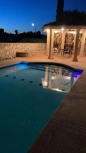 Image of Beautiful pool and excellent location!