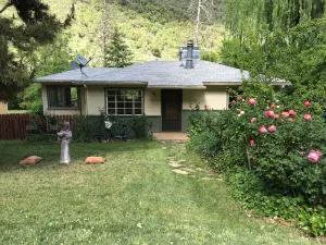 Image of Oak Creek Canyon Cottage: cozy and scenic, minutes from downtown Sedona