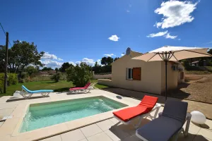 Image of Charming Provencal Villa, Contemporary, New, between South Luberon and Durance