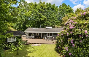 Image of 3 Bedroom Beautiful Home In Hornbæk