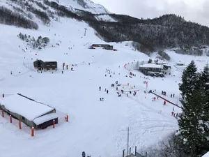 Image of Le Skidoux 2*, au pied des pistes, vue montagne