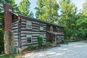 Image of 2BR, 2 BA log cabin