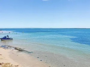 Image of Seaford- Seabreeze; 2 bed - sleep 4.Beautiful beach front apartment.WiFi,netflix