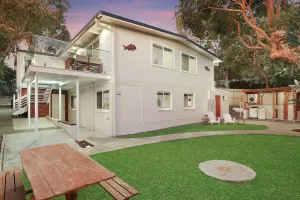 Image of 5 Unit Property - Lots of space and privacy for the whole group