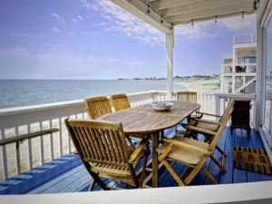 Image of Beachfront 3-bedroom vacation home just 14 minutes from Yale University