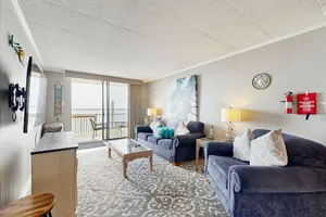 Image of Bayfront condo with bay view, WiFi, washer\/dryer & furnished patio