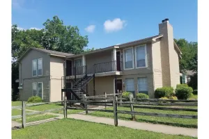 Image of Lovely 2 bedroom in Midlothian, 3 minutes from downtown.