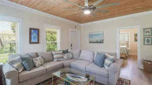 Image of Beautifully Updated 1 Bedroom 1 Bath Unit