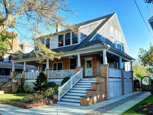 Image of Fully updated, 2 Blocks from the Beach, Sleeps 12