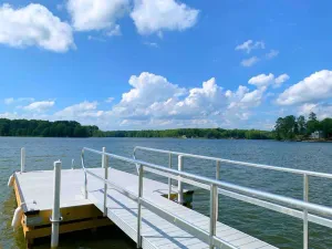 Image of Turtle Town Bungalow on Lake Murray w\/ RV Parking