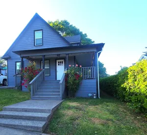 Image of Spacious 4 bedroom home in the heart of camas!