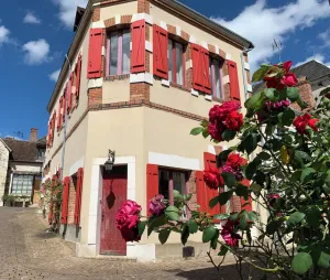 Image of Maison Jeanne D'arc, au Cœur de la Cité Médiévale